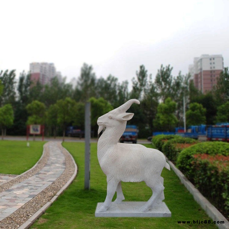 廠家銷(xiāo)售 大理石雪花石抽象動(dòng)物山羊吃草羊雕塑 公園草坪美陳擺件