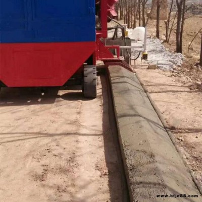 擠出成型 攔水帶攤鋪機(jī) 水泥路沿石一次成型機(jī) 15馬力馬路牙子攔水帶成型機(jī)