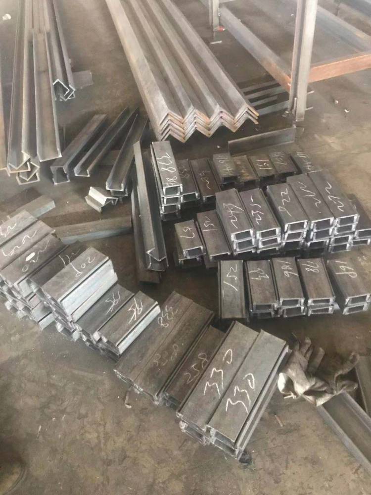河南焦作角鋼沖孔切邊自動機 陽臺圍欄數控沖孔機性價比