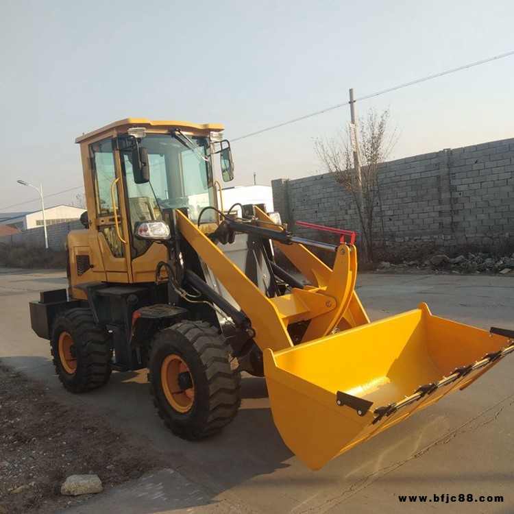 韜達(dá)機(jī)械廠家直銷全新910型鏟車多工能小型裝載機(jī)四驅(qū)輪式鏟車
