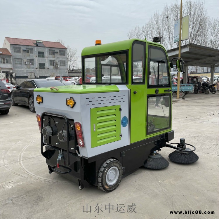 廣東電動清掃車 小型掃路清掃車 電動掃地車廠家 中運威