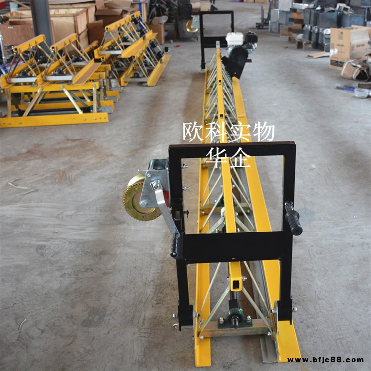 框架式整平機組裝可拆卸式振動梁 路面攤鋪機