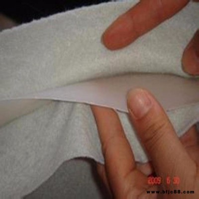 復合強度高 剝離強度大 抗穿刺強度高的長絲復合土工膜 兩布一膜 一布一膜