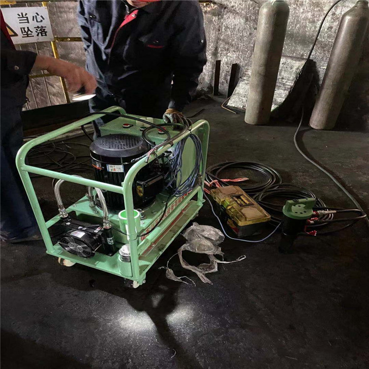 山東 輪式洗沙機鉚釘機 多功能鉚接鉚釘機 創菲送貨上門