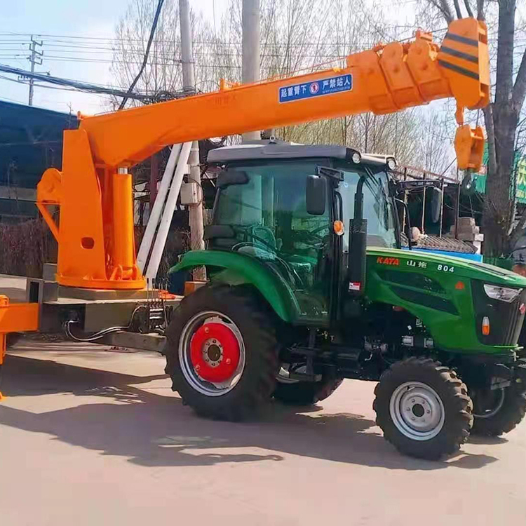越野式拖拉機(jī)自備吊 拉樓板的拖拉機(jī)吊車(chē) 翔云 拖拉機(jī)隨車(chē)起重機(jī) 經(jīng)濟(jì)實(shí)用