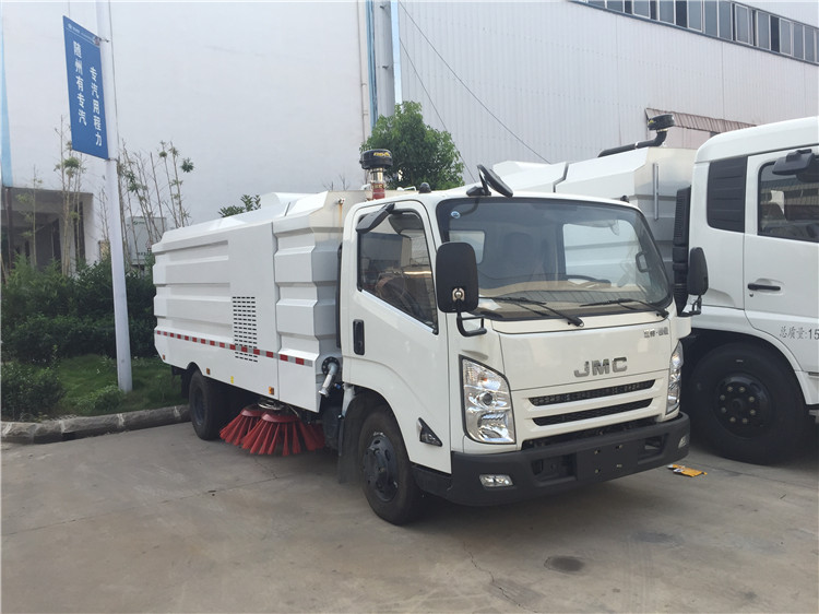 優(yōu)質(zhì)的智能型灑水清掃車 干濕兩用多功能清掃車今日行情