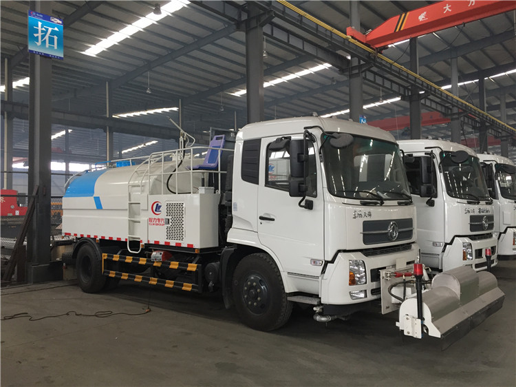 優(yōu)質(zhì)的智能型灑水清掃車 干濕兩用多功能清掃車今日行情
