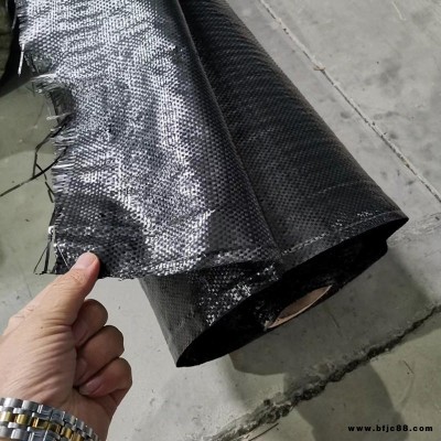 pe黑色防草布價(jià)格 農(nóng)業(yè)種植果園防草地布規(guī)格 宇潤園藝防草地布價(jià)格