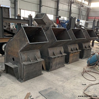 源德機(jī)械輝綠巖錘式粉碎機(jī) 200*300型錘式粉碎機(jī) 移動式砂石粉碎生產(chǎn)線