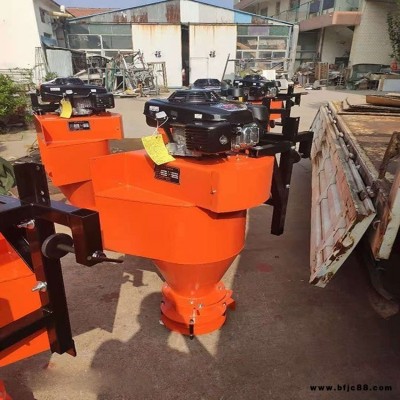 山西太原石灰撒布機(jī) 路面鋪灰車 高速翻新撒灰機(jī)離心式融雪劑撒布機(jī) 中德聯(lián)合  撒布機(jī)