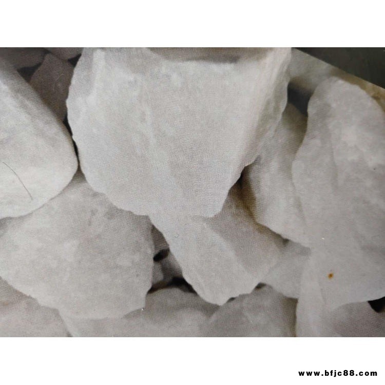 米樂達礦產(chǎn)品加工廠批發(fā)雪花白石英砂8-300目玻璃 人造石 水處理 噴砂除銹用雪花白石英砂