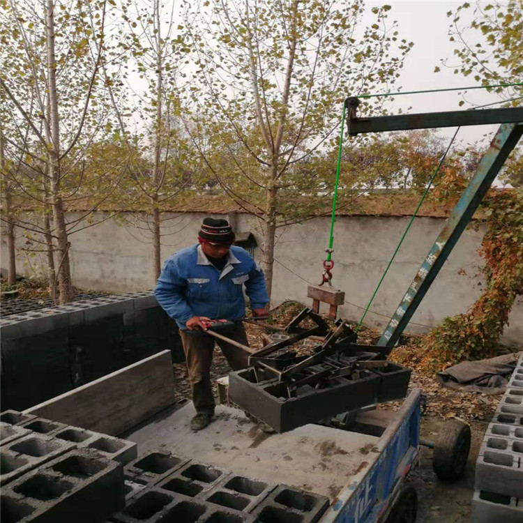 東誠(chéng)抓磚機(jī)器 碼磚裝車機(jī)器 可生產(chǎn)加工定制