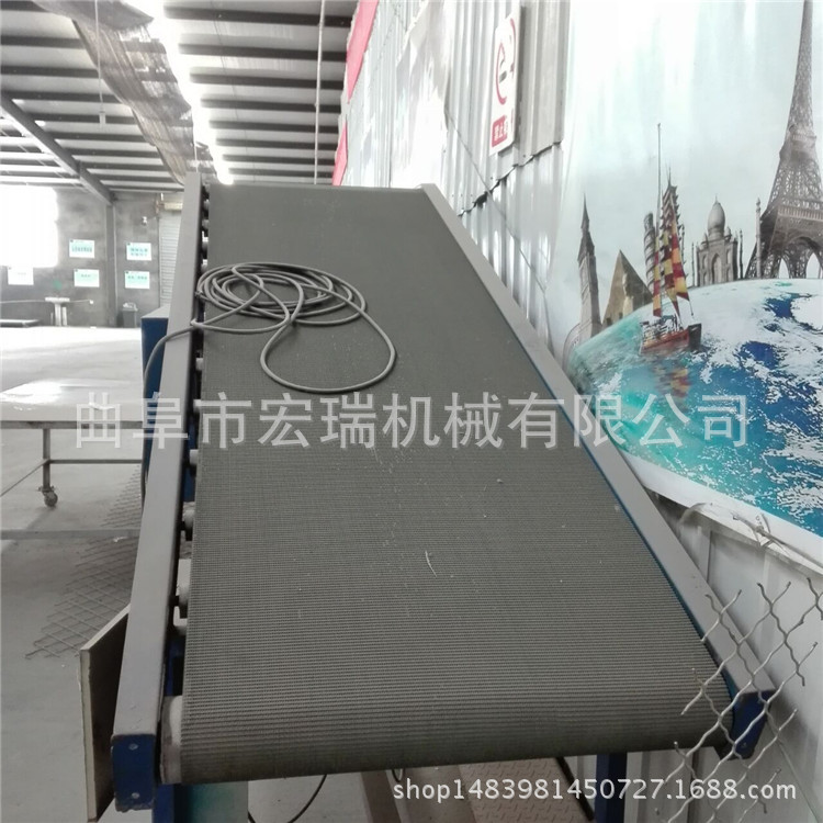 大型砂石裝車皮帶輸送機(jī)價格小型輸送機(jī)實惠 洛陽煤炭輸送機(jī)示例圖9